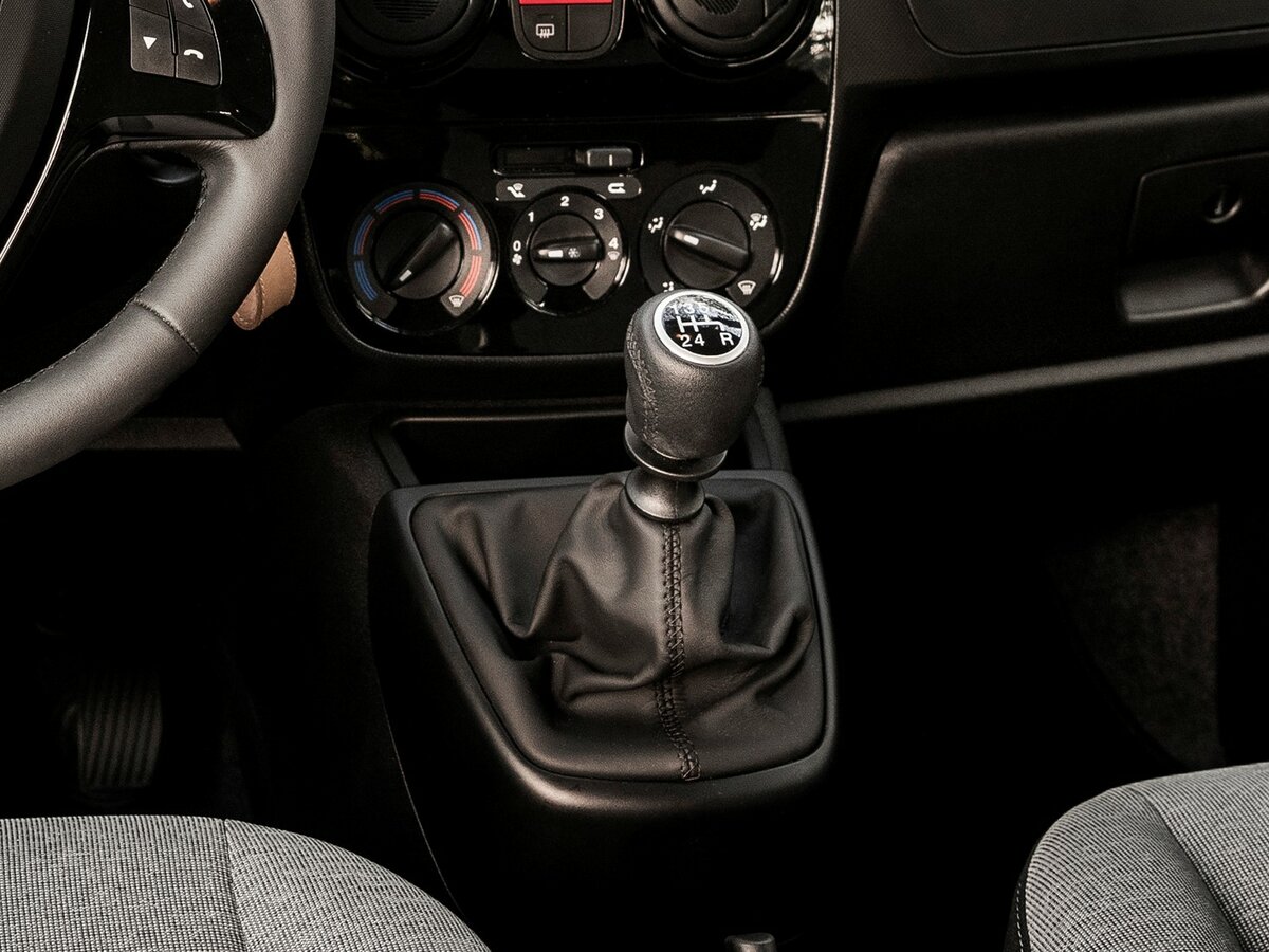 Fiat Qubo I Рестайлинг, Компактвэн: фото поколения