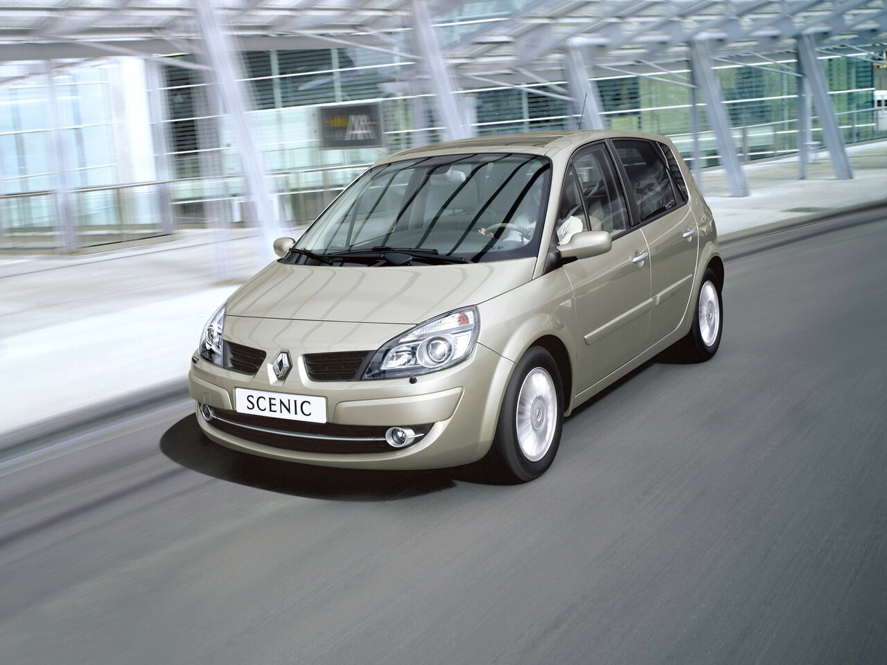 Renault Scenic -            