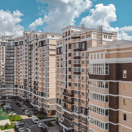 Купить трехкомнатную квартиру на вторичном рынке в ЖК «NEO-квартал «Красная площадь»» в Краснодаре - изображение 1