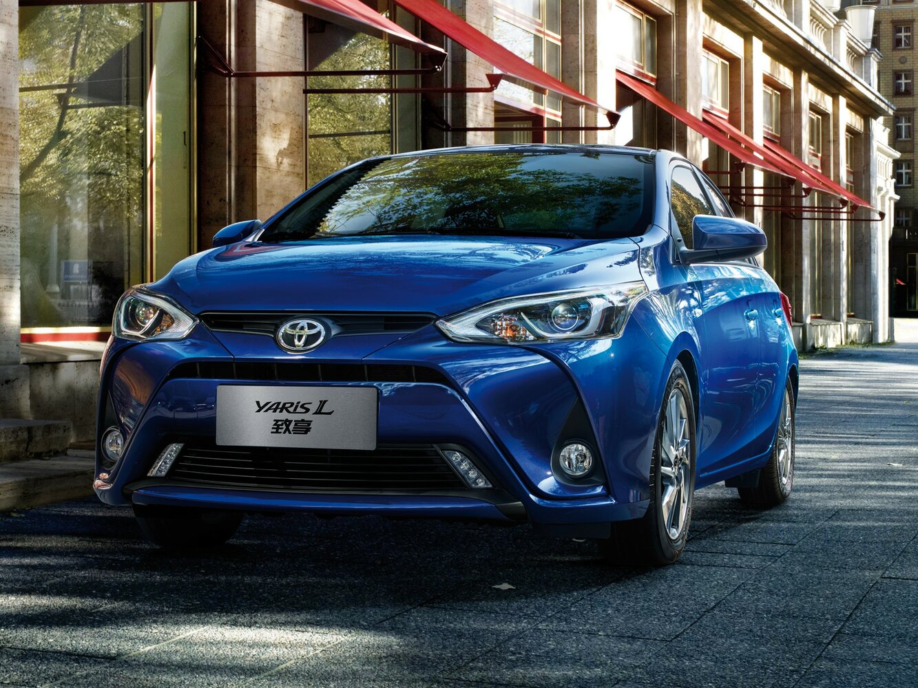 Toyota Yaris Sedan, вид 3