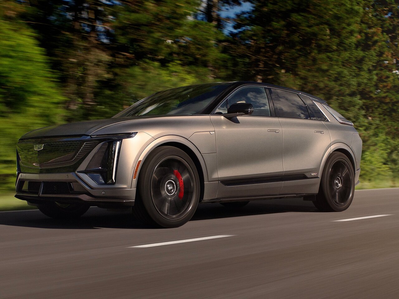 Cadillac Lyriq-V Основной вид