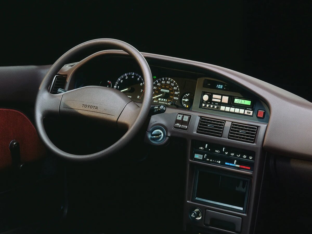 Toyota Corolla VI (E90), Седан: фото поколения