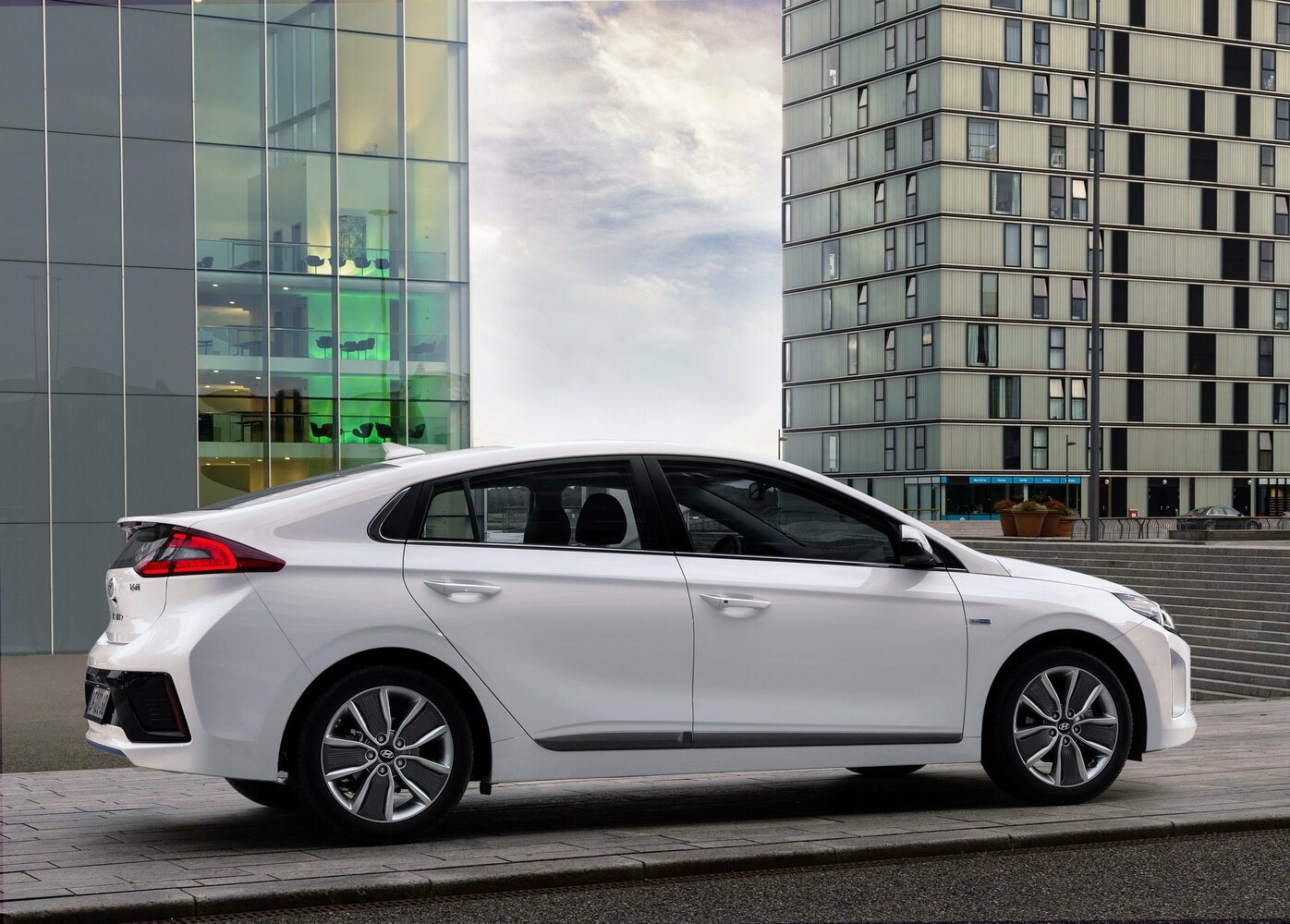 Hyundai IONIQ, вид 2