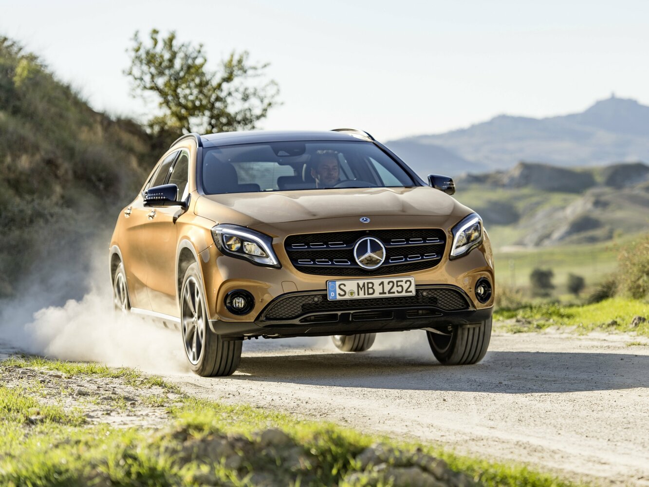 Mercedes-Benz GLA, вид 3