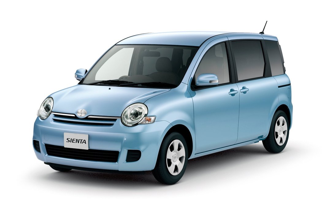 Toyota Sienta 2003 года