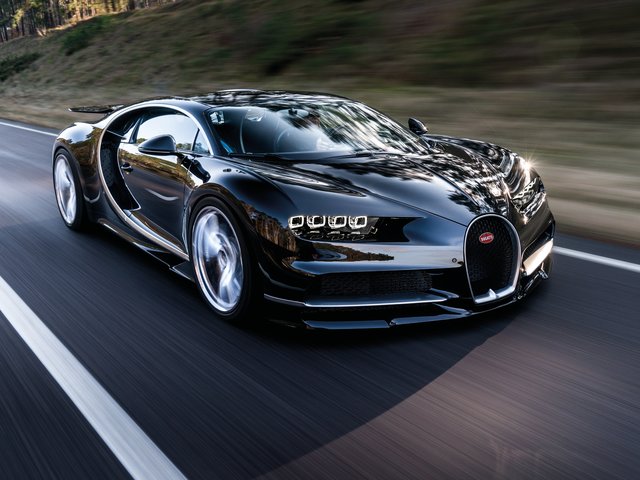 Bugatti Chiron -            