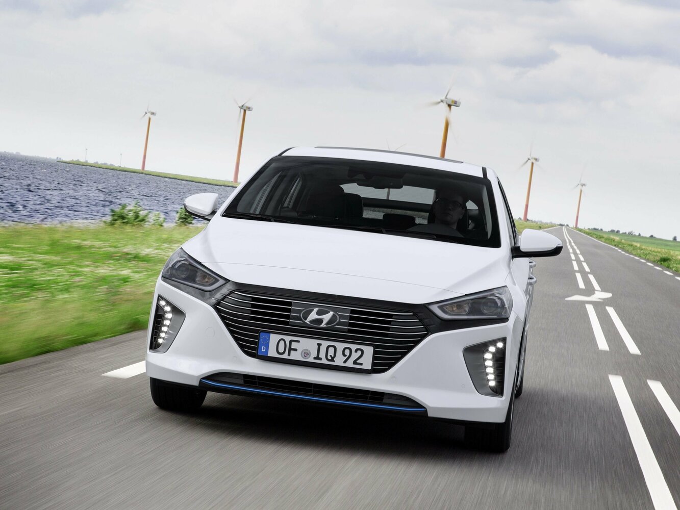 Hyundai IONIQ, вид 3