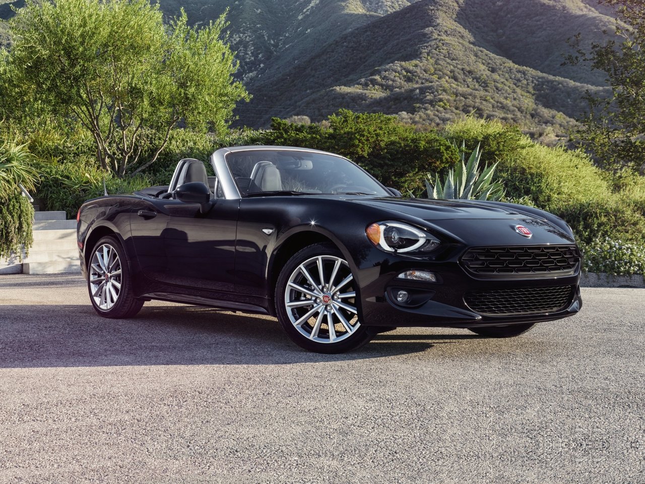 Fiat 124 Spider - технические характеристики, модельный ряд ...