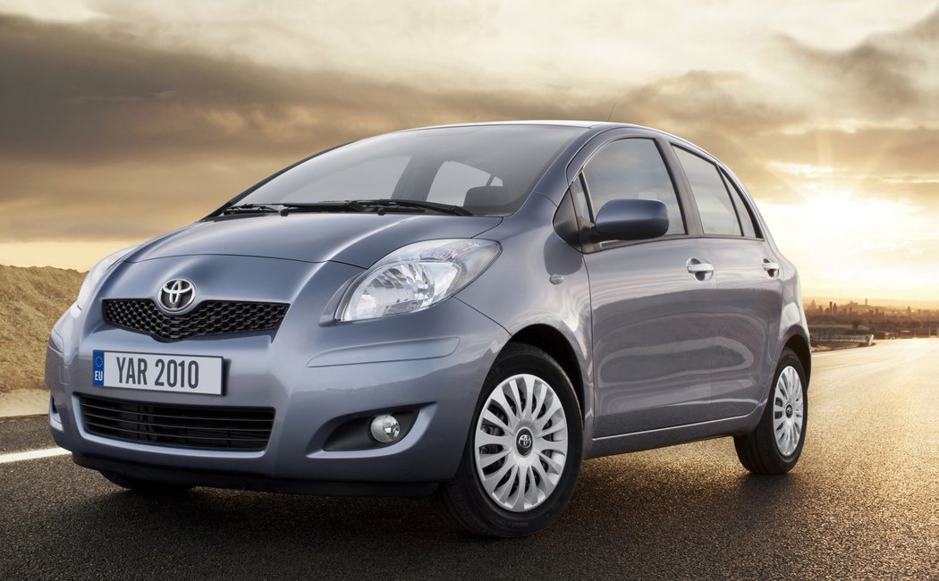 Toyota Yaris 2012 model Hybrid