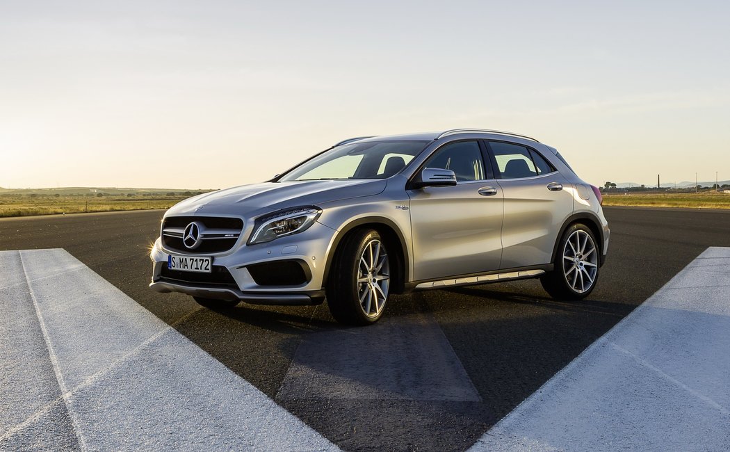 Реклама Mercedes Benz GLA