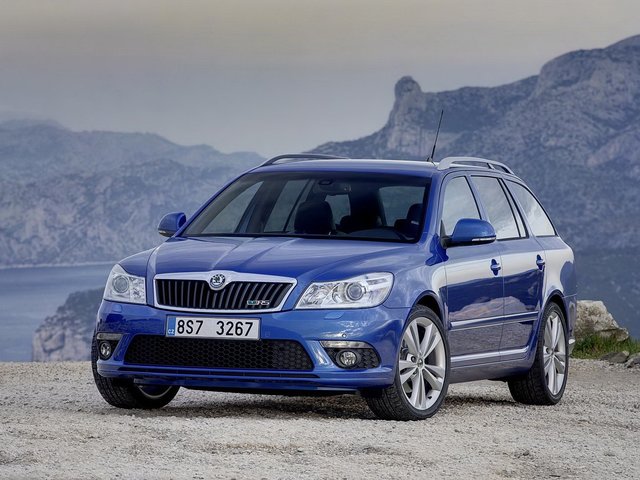 Skoda Octavia RS -             
