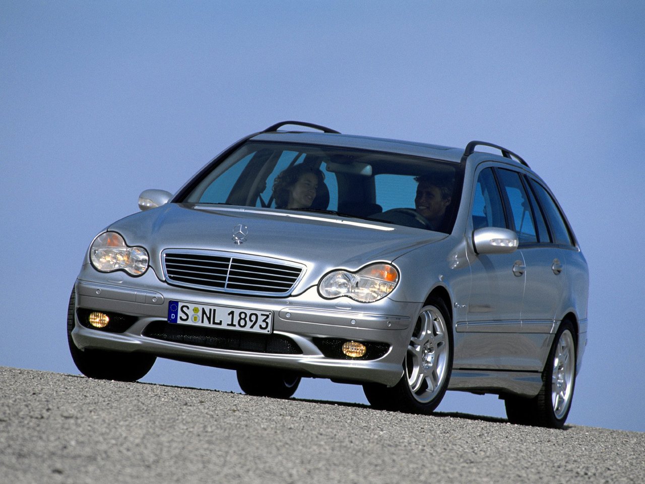 Сравнение Jetta VA7 и Mercedes-Benz C-Класс AMG 30 AMG по ...