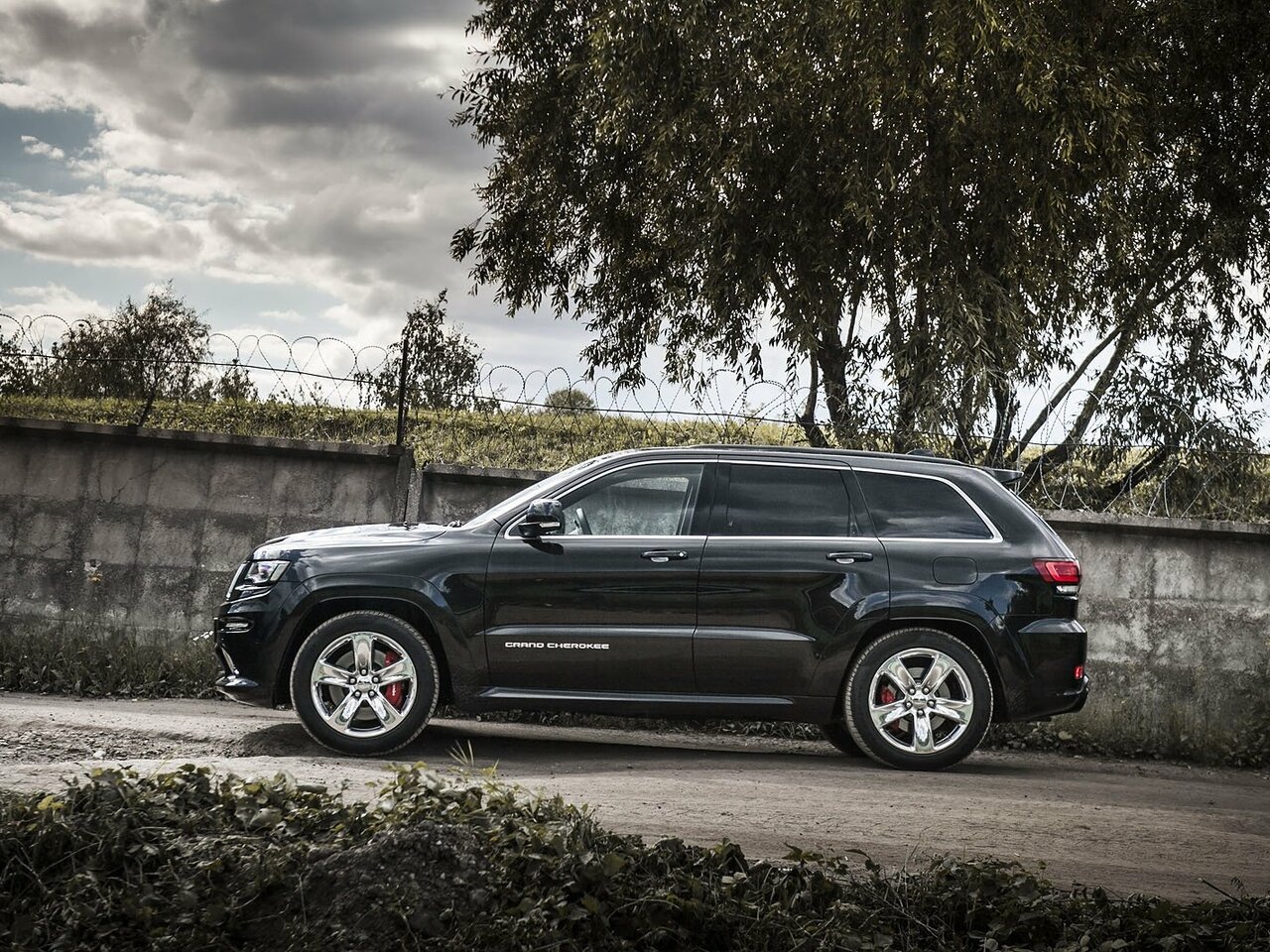 Сравнение HuangHai N7 и Jeep Grand Cherokee SRT по характеристикам ...