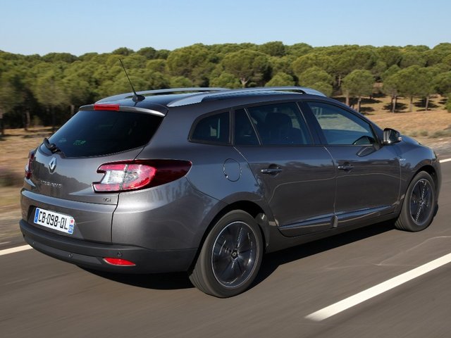 Renault Megane 3   5  -              