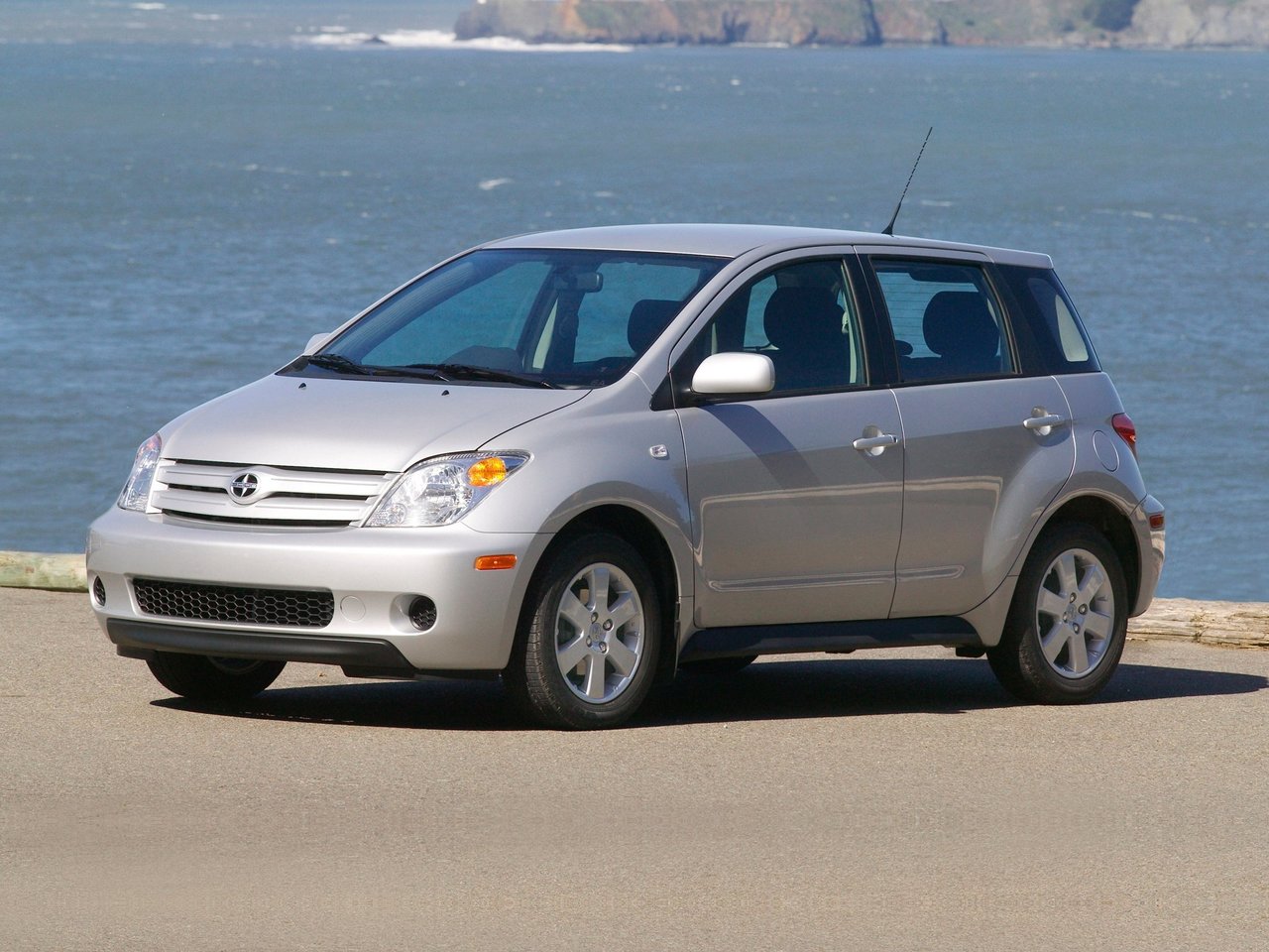 Scion xA Основной вид