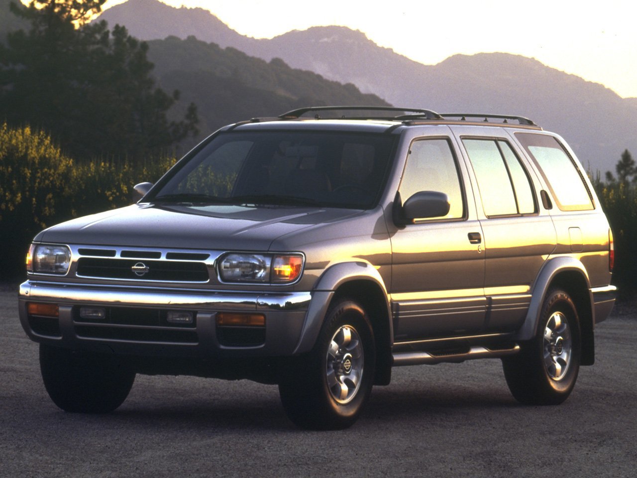 Nissan Pathfinder - технические характеристики, модельный ряд ...