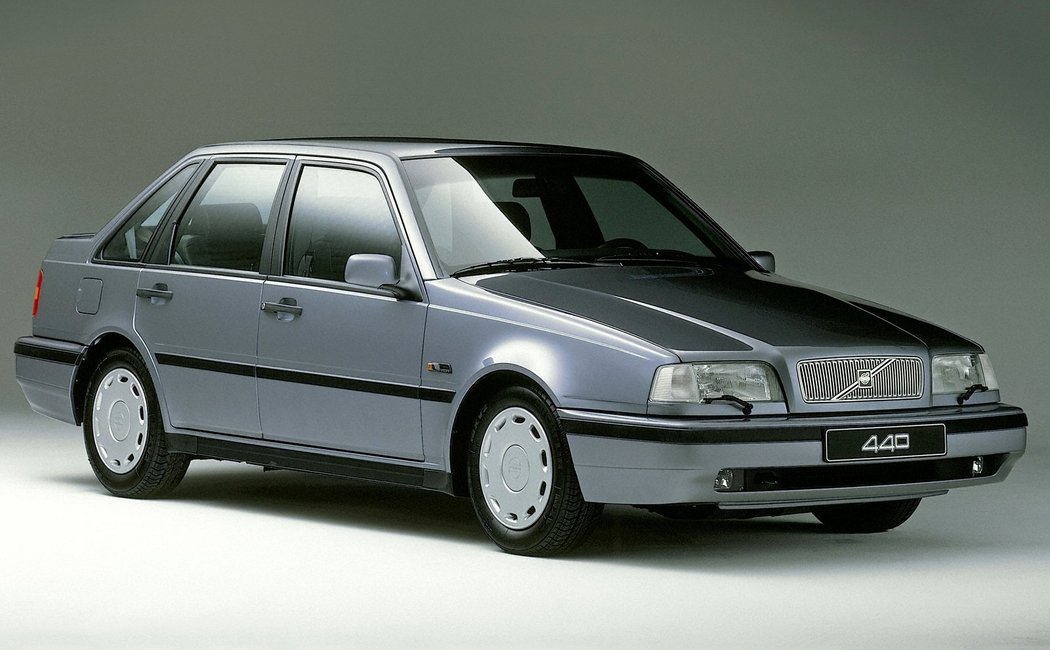 Вольво. Начало. - Отзыв владельца автомобиля Volvo 440 1992 года: 1.8 MT  (90 л.с.) | Авто.ру