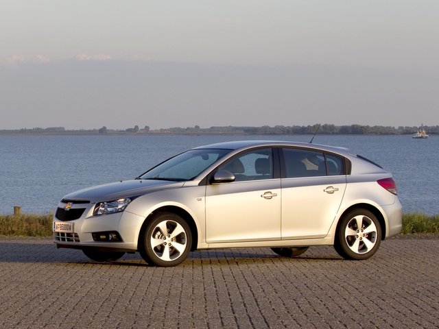 Chevrolet Cruze - технические характеристики, модельный ряд ...