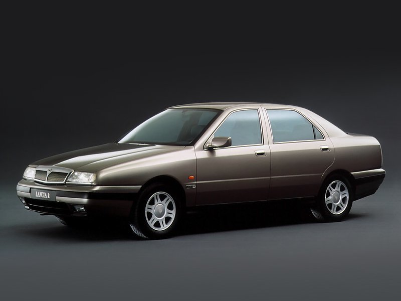 Сравнение Lancia Kappa и Toyota Aqua по характеристикам стоимости покупки  и обслуживания Что лучше - Лянча Каппа или Тойота Аква