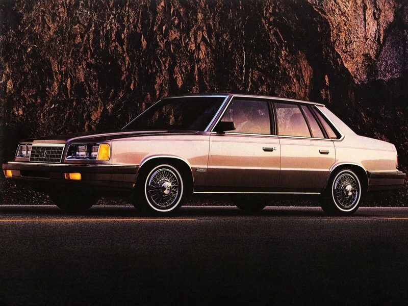 Plymouth Caravelle, Седан: фото поколения