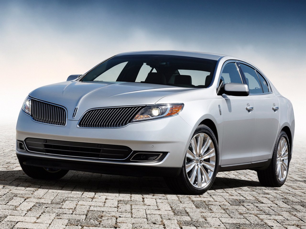 Lincoln MKS Основной вид