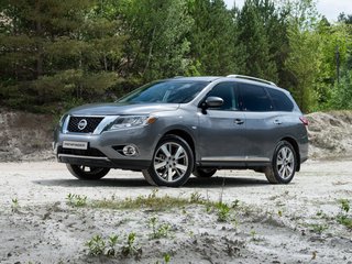 2015 Nissan Pathfinder IV, серый, 2350000 рублей, вид 1