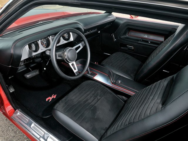Dodge Challenger 1   -              