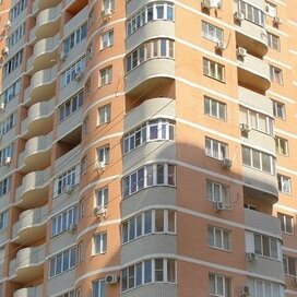 Купить однокомнатную квартиру в ЖК на ул. 70-летия Октября в Краснодаре - изображение 1