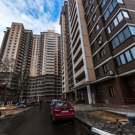 Купить квартиру с бассейном в ЖК «28 микрорайон» в Москве и МО - изображение 4