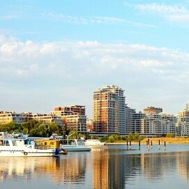 Купить трехкомнатную квартиру с европланировкой (с кухней-гостиной) в ЖК «Берег (Строй Капитал)» в Казани - изображение 1