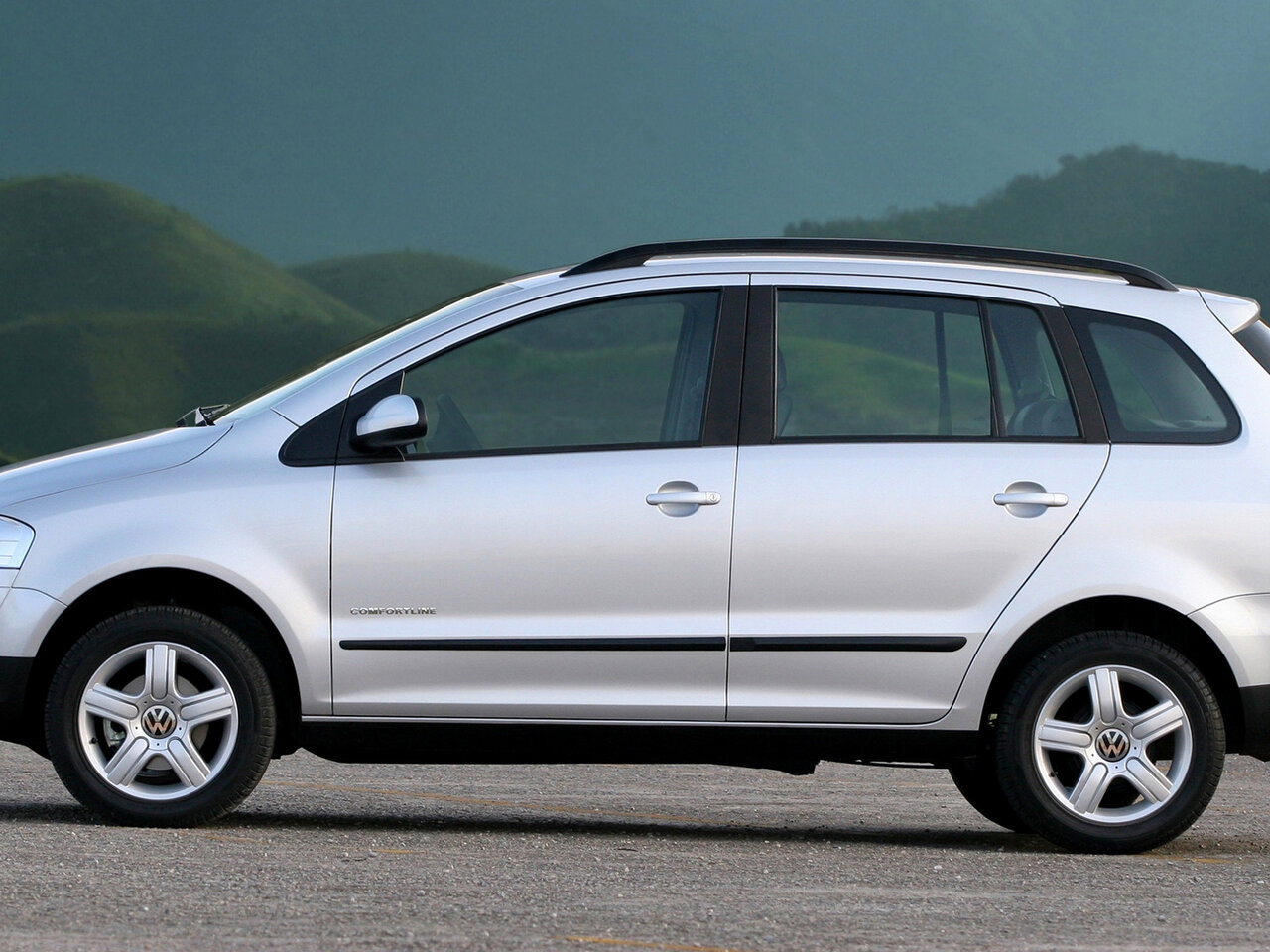 Сбоку