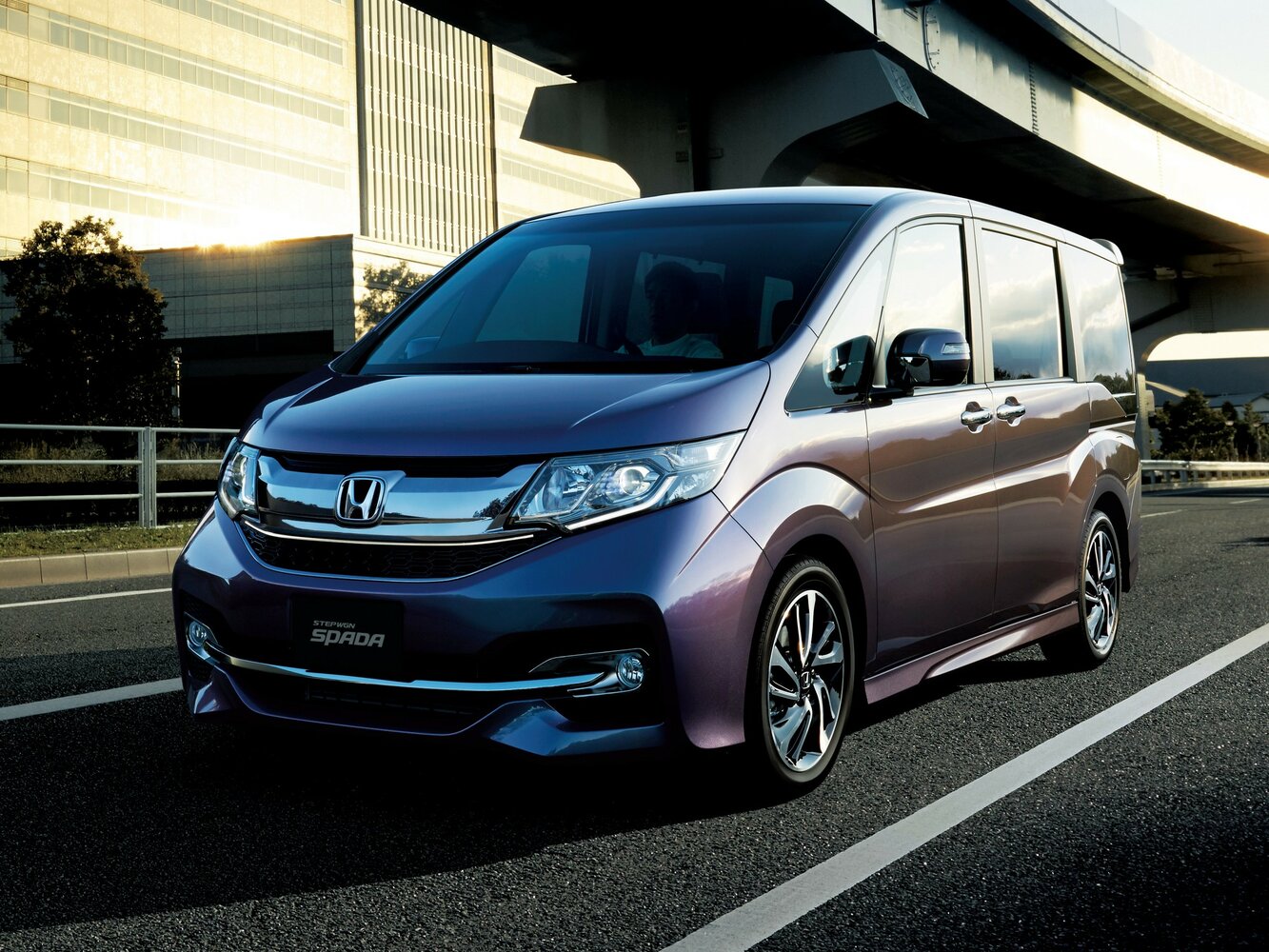 Honda Stepwgn, вид 3