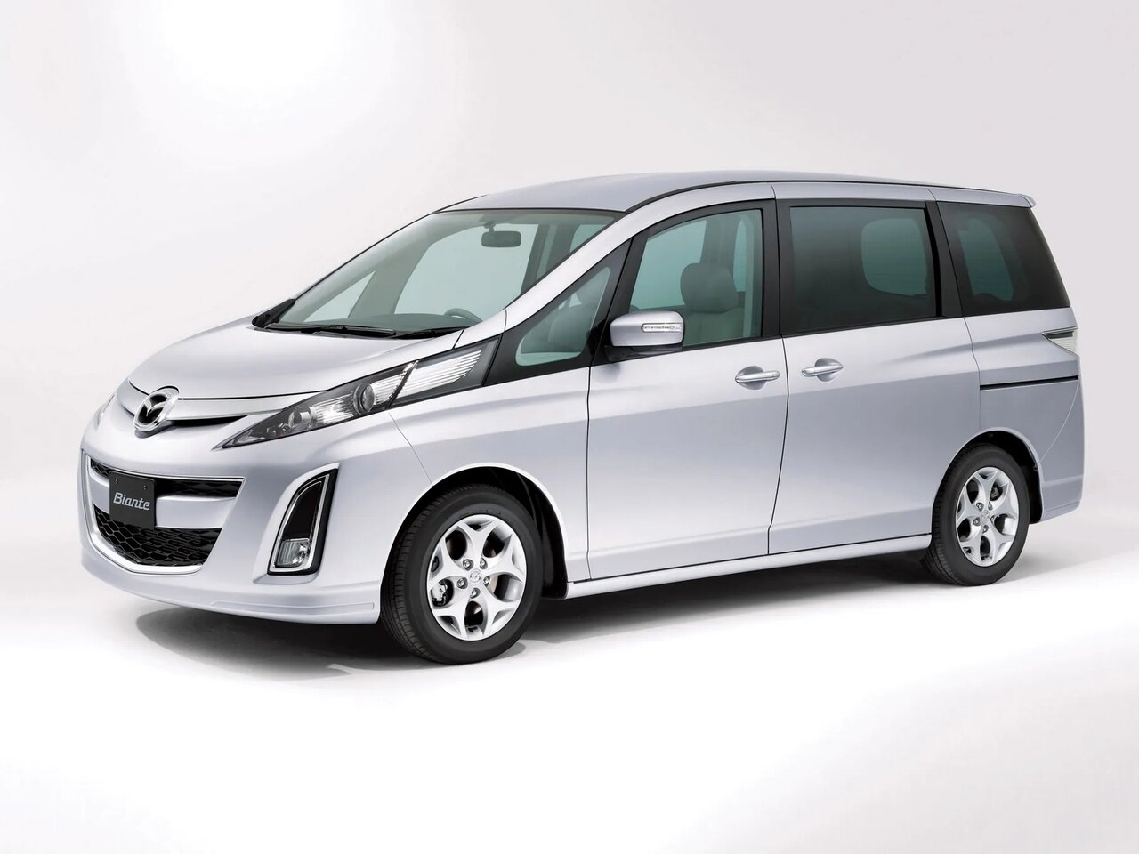 Mazda Biante Основной вид
