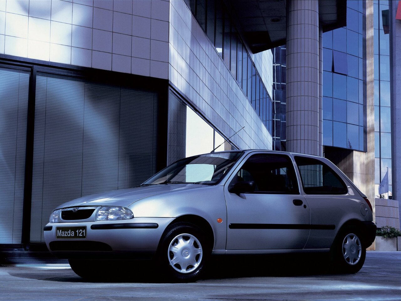 Mazda 121 Основной вид