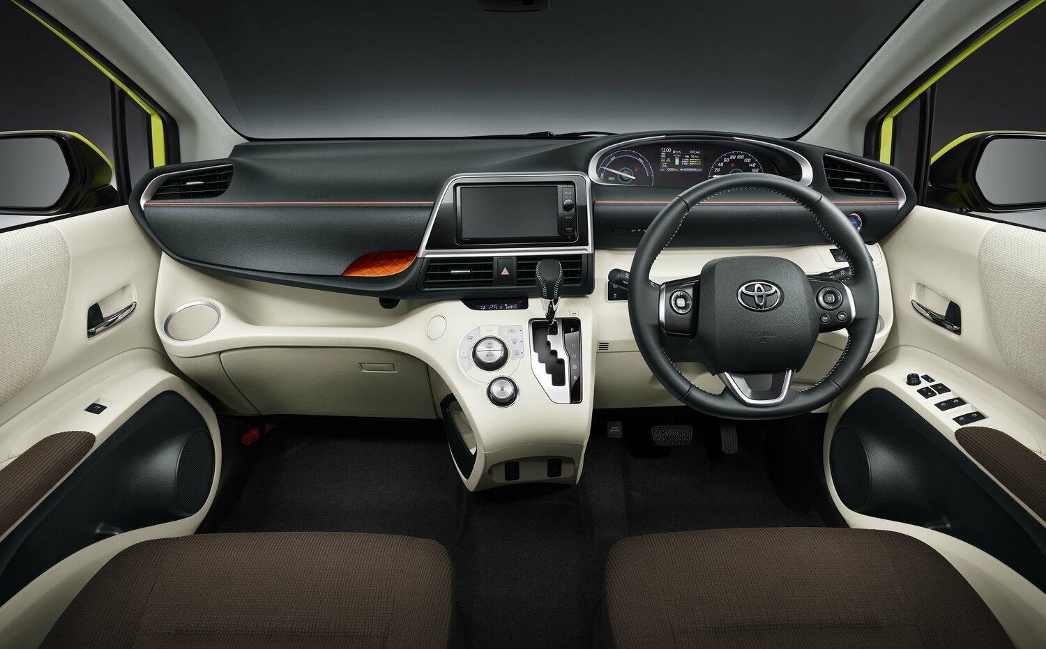Toyota Sienta, вид 3