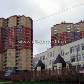 Купить трехкомнатную квартиру в ЖК «Мещерихинские дворики» в Москве и МО - изображение 3