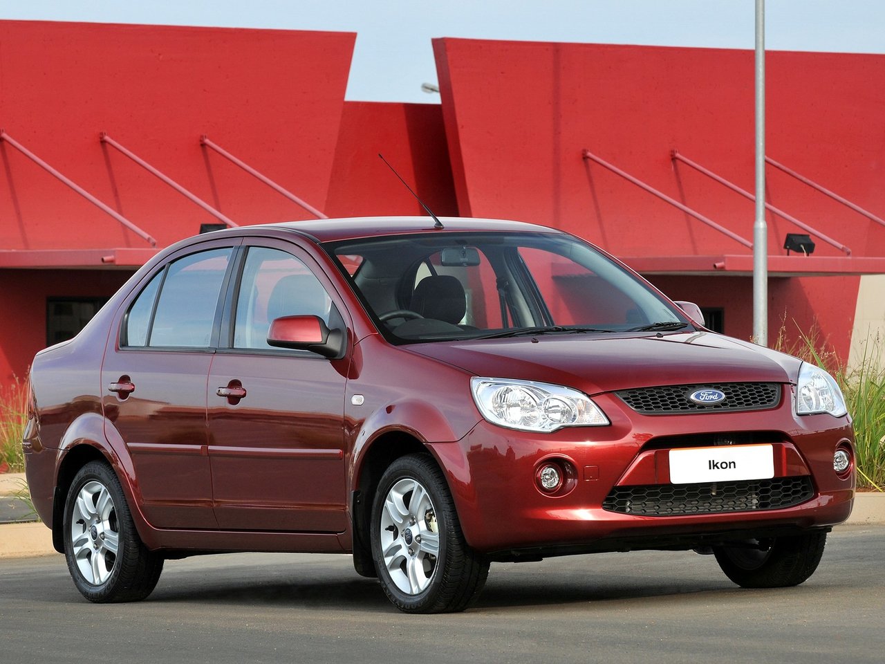 Ford Ikon Основной вид