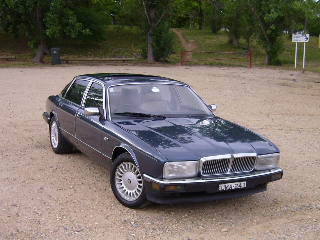 Daimler XJ40 Основной вид