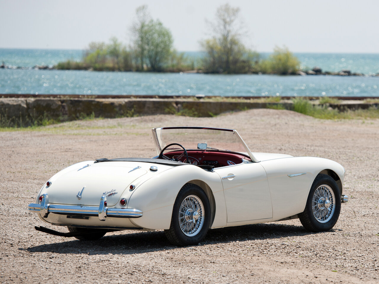 Автомобиль Austin Healey 100