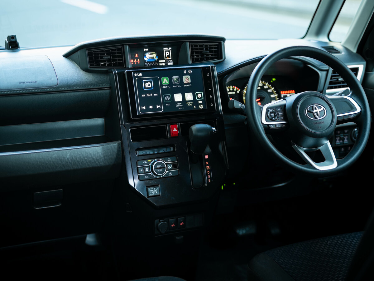 Toyota Roomy I Рестайлинг, Микровэн: фото поколения