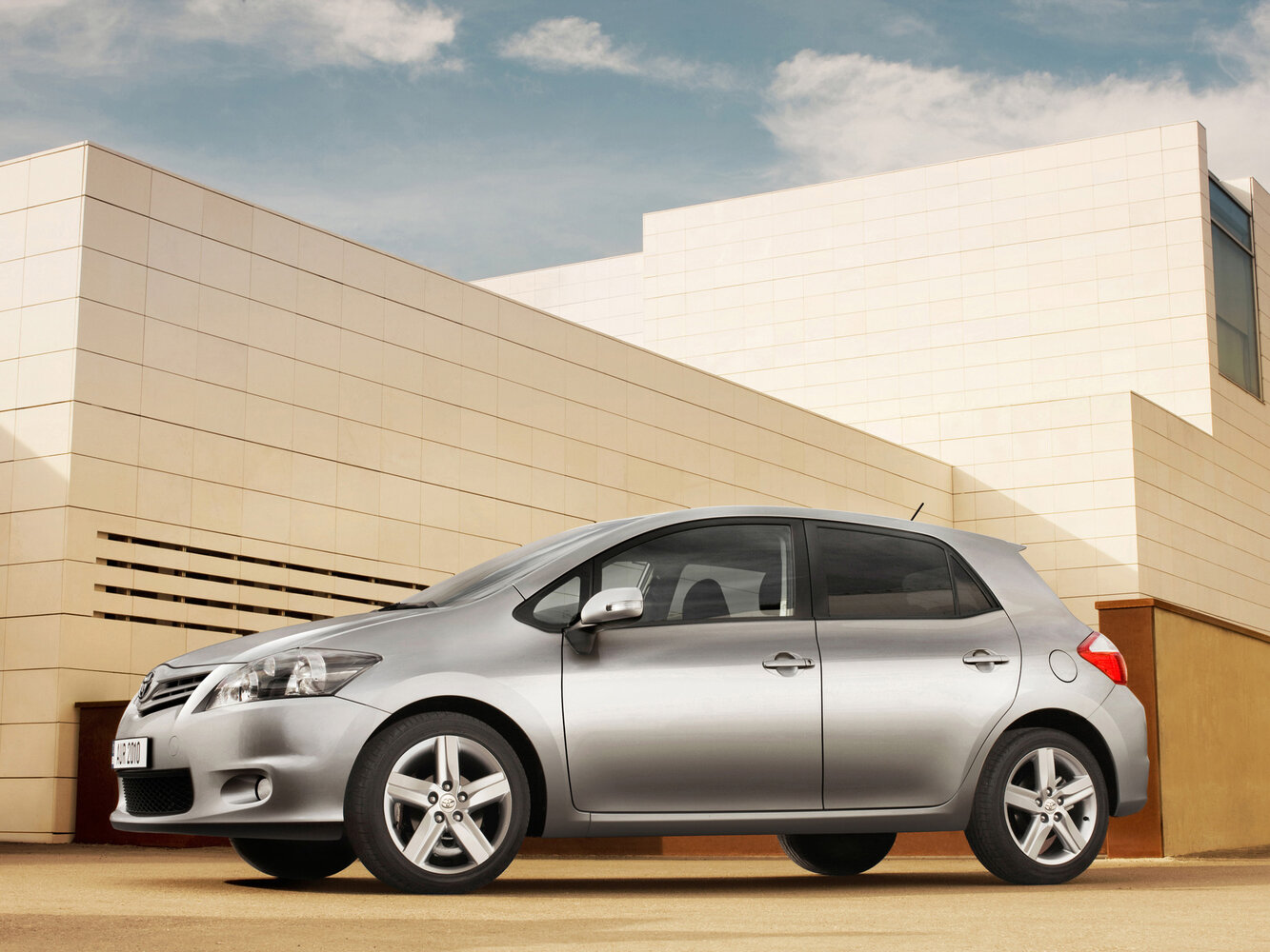 Toyota Auris, вид 2