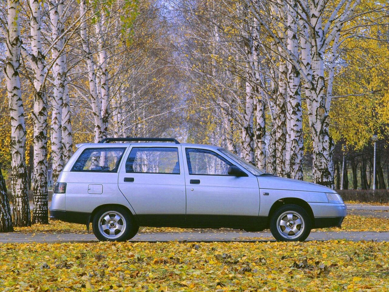 Сбоку