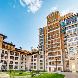 Купить двухкомнатную квартиру с балконом в ЖК «Лайково» в Москве и МО - изображение 1
