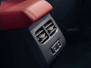 USB входы x2 спереди и x2 разъема сзади