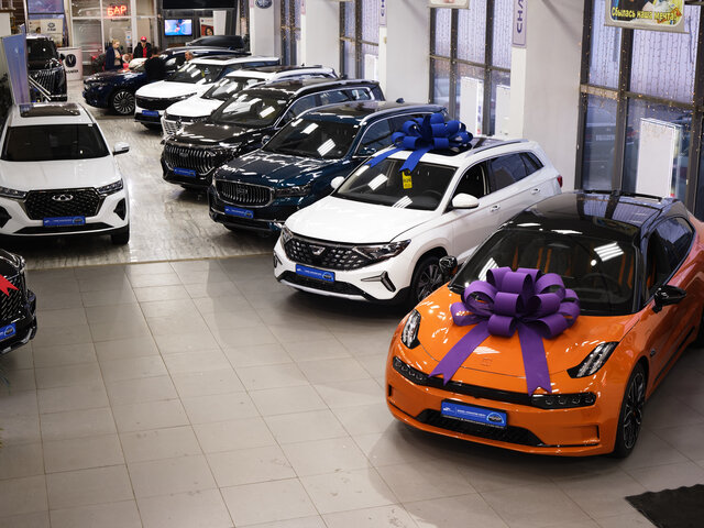 Профиль дилера Автосалон на Дмитровке на Авто.ру