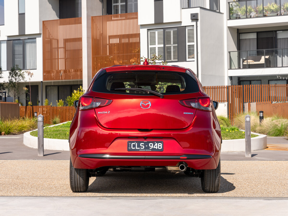 Mazda 2 III (DJ) Рестайлинг 2, Хэтчбек 5 дв.: фото поколения