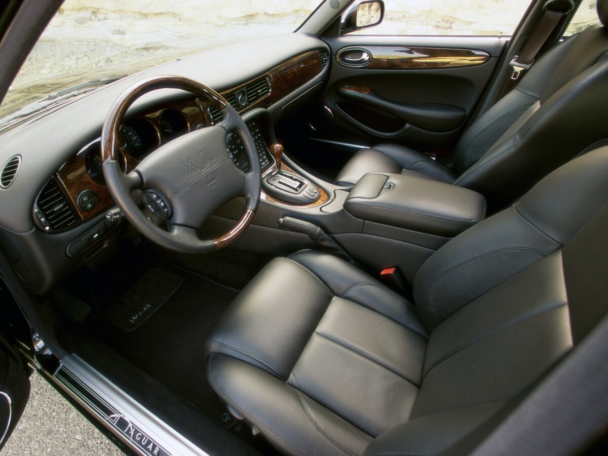 Jaguar XJ II (X308), Седан Long: фото поколения