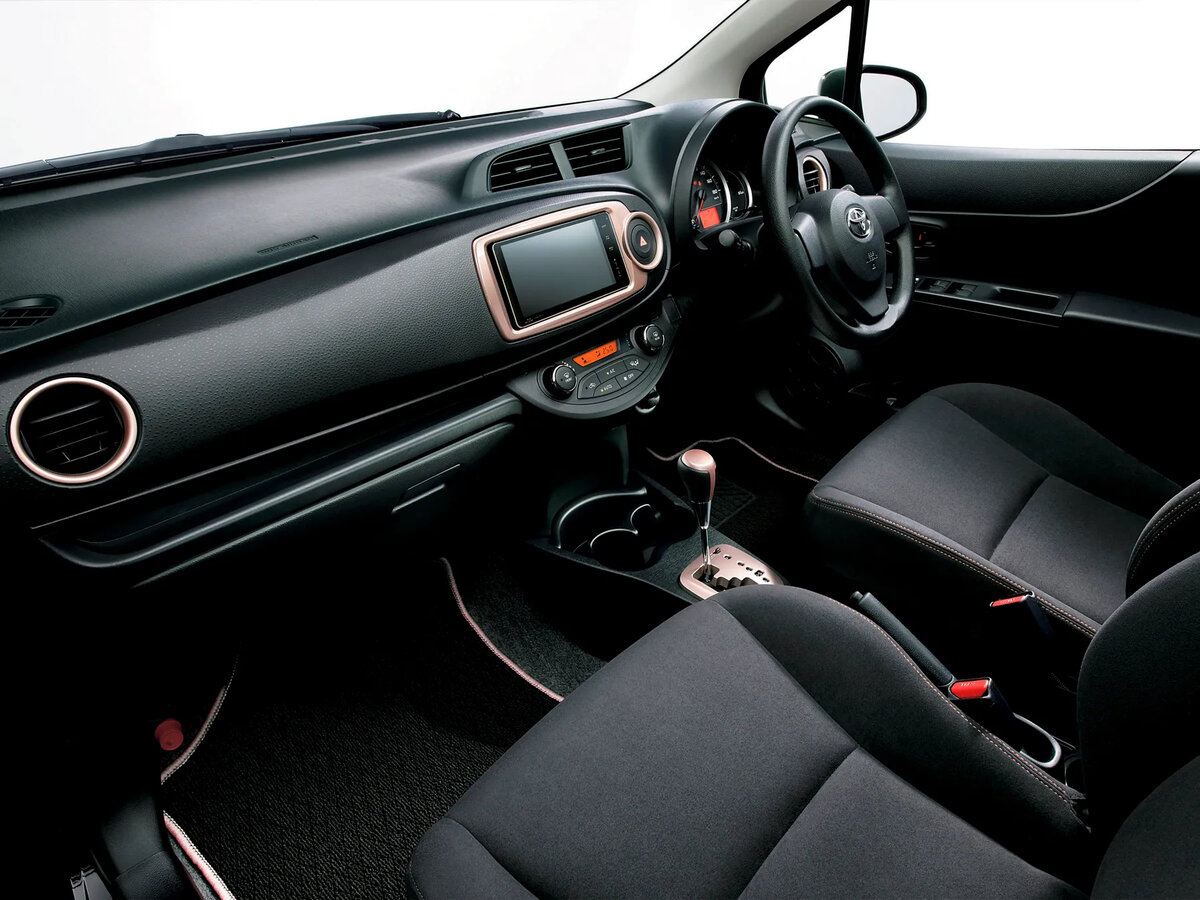 Toyota Vitz III (XP130), Хэтчбек 3 дв. GRMN: фото поколения