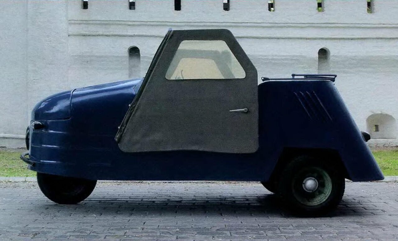 Сбоку