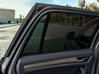 Солнцезащитные механические шторки для задних боковых стекол